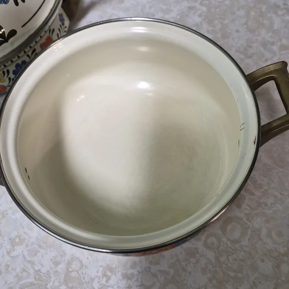 Decorative Floral Enamel Casserole Dish with Lid - Cream, Orange & Blue - Picture 6 of 7